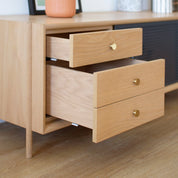 Buffet Gabin 162cm avec tiroirs, chêne naturel, métal gris ardoise mat