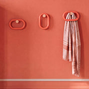 Patère Fernand Horizontale, frêne naturel/corail épicé